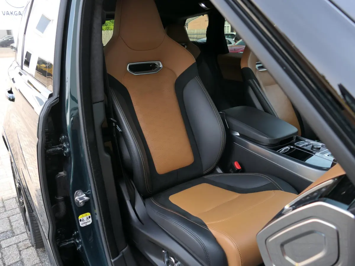 5.0 V8 SC SVR | SV Bespoke Paint | Alcantara hemel | Meridian | 360°-camera | Panoramadak | Head-up display | Alarmklasse 5 | ACC | Dodehoek ​detectie | Luxe lederen sportstoelen | Trekha