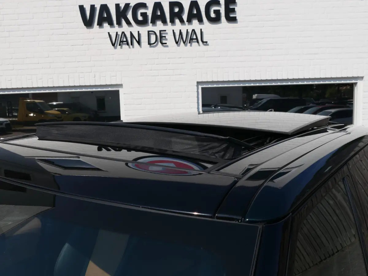 5.0 V8 SC SVR | SV Bespoke Paint | Alcantara hemel | Meridian | 360°-camera | Panoramadak | Head-up display | Alarmklasse 5 | ACC | Dodehoek ​detectie | Luxe lederen sportstoelen | Trekha