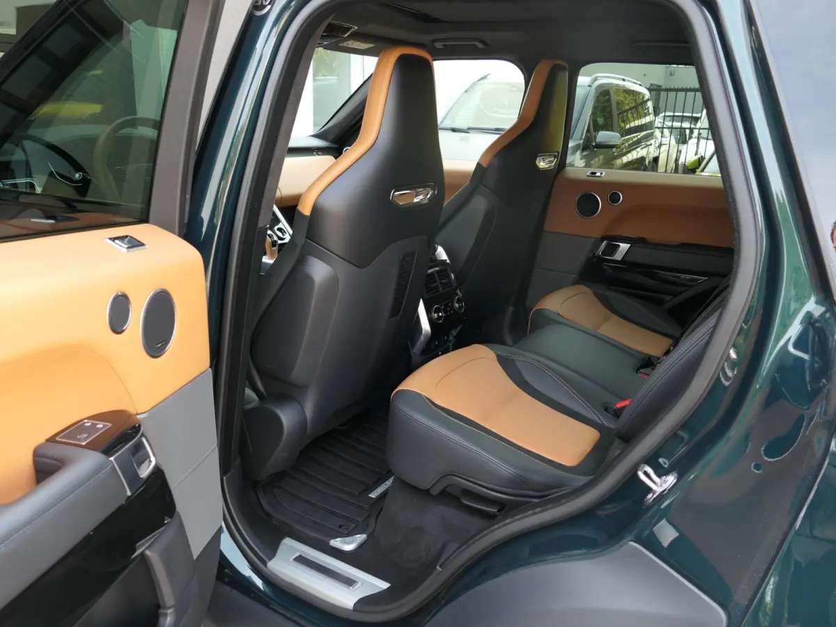 5.0 V8 SC SVR | SV Bespoke Paint | Alcantara hemel | Meridian | 360°-camera | Panoramadak | Head-up display | Alarmklasse 5 | ACC | Dodehoek ​detectie | Luxe lederen sportstoelen | Trekha