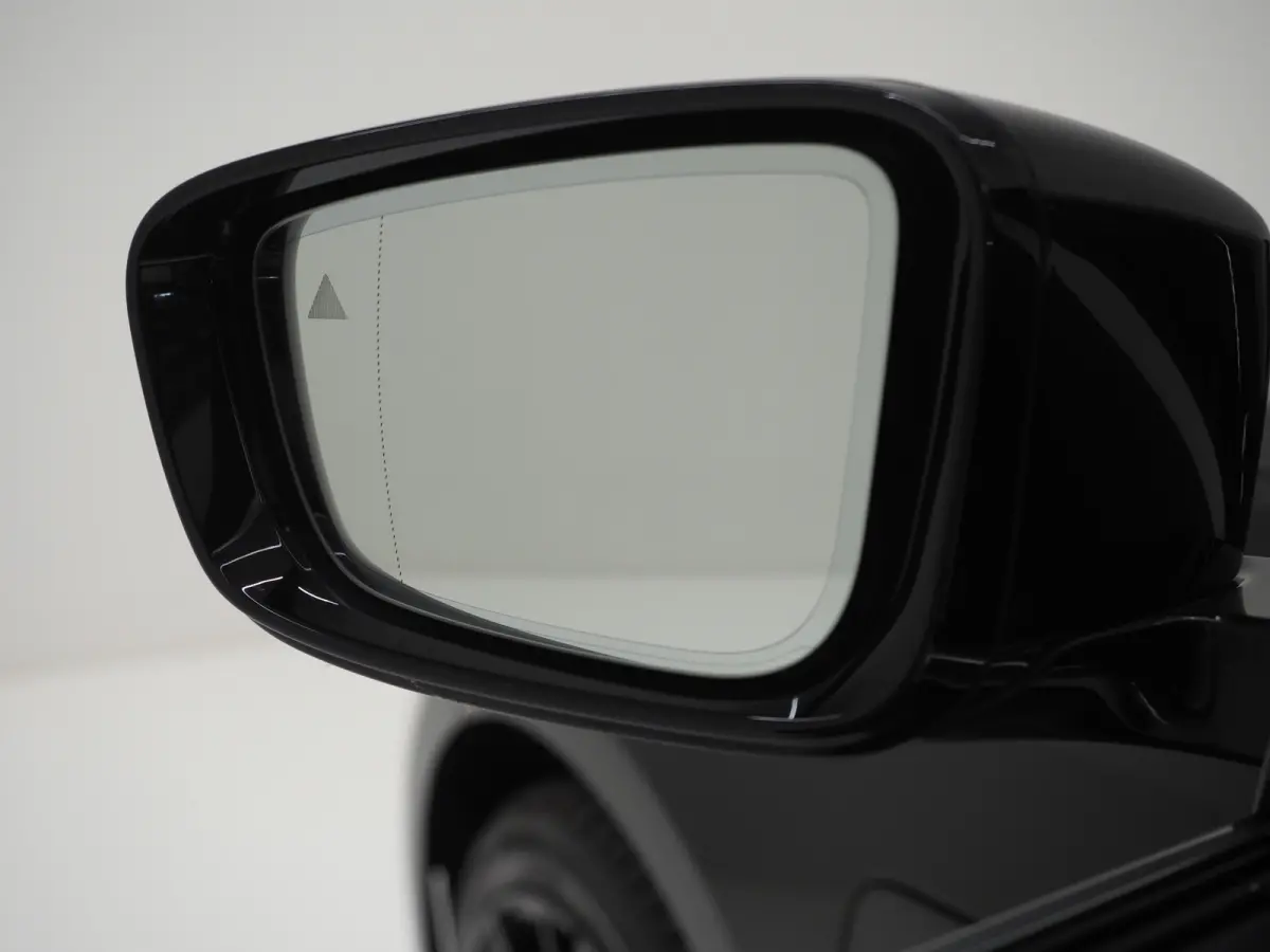 320e LCI | Sportstoelen | Leder | Sfeerlicht | Dodehoek | Cruise | Stoelverwarming | Carplay