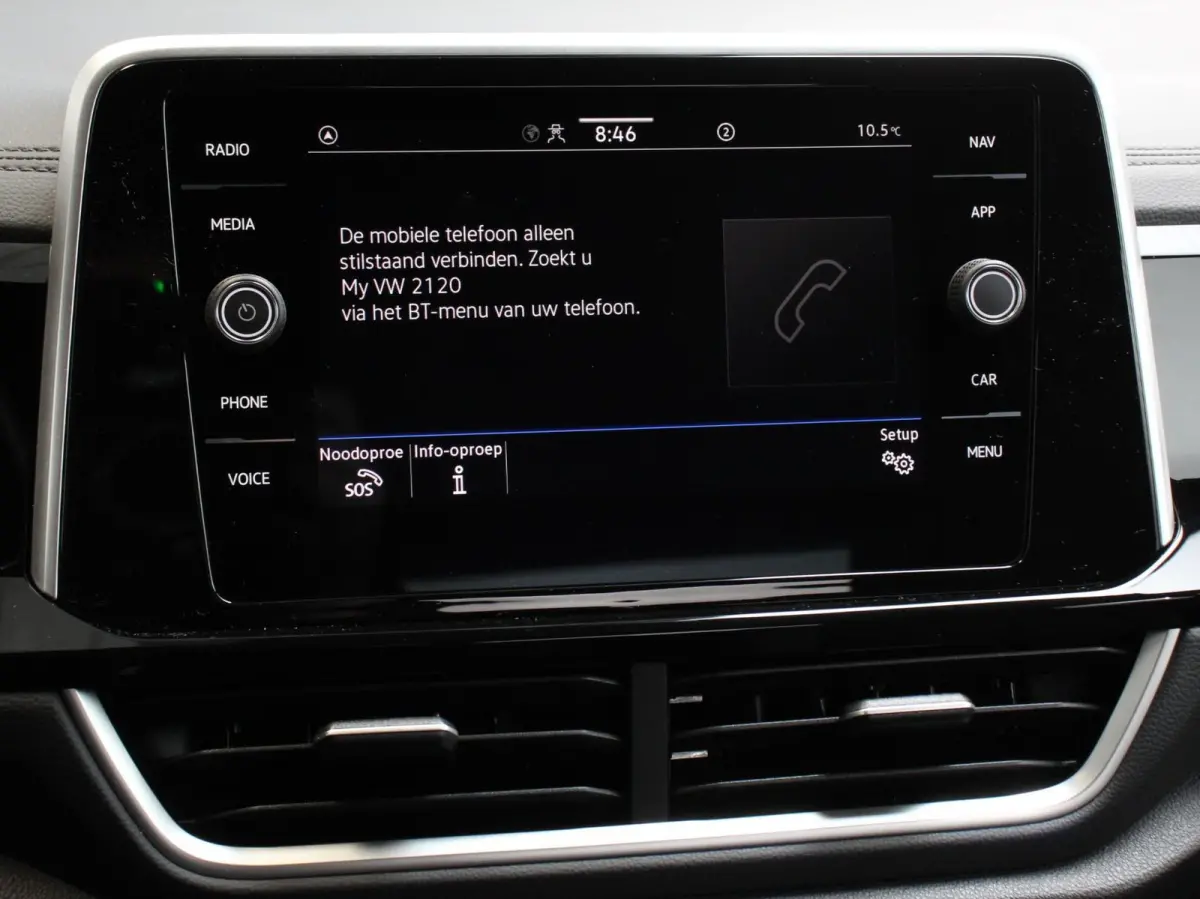 1.5 TSI 150pk Automaat R-Line Plus Navigatie Apple Carplay/Android Auto Camera Parkeersensoren Adaptive Cruise Control Stoelverwarming Virtual Cockpit Elektrische achterklep Getinte ramen Cl