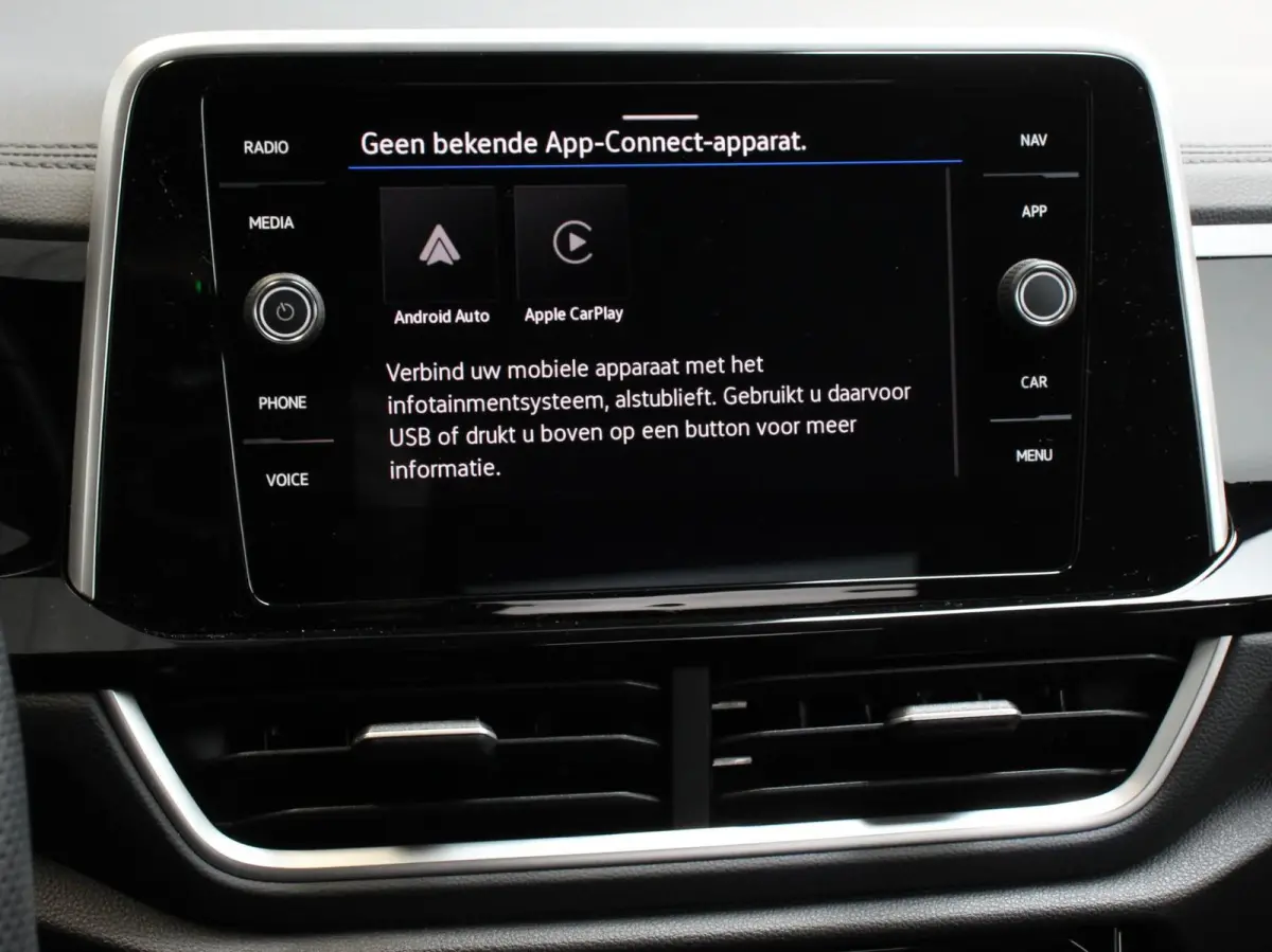 1.5 TSI 150pk Automaat R-Line Plus Navigatie Apple Carplay/Android Auto Camera Parkeersensoren Adaptive Cruise Control Stoelverwarming Virtual Cockpit Elektrische achterklep Getinte ramen Cl