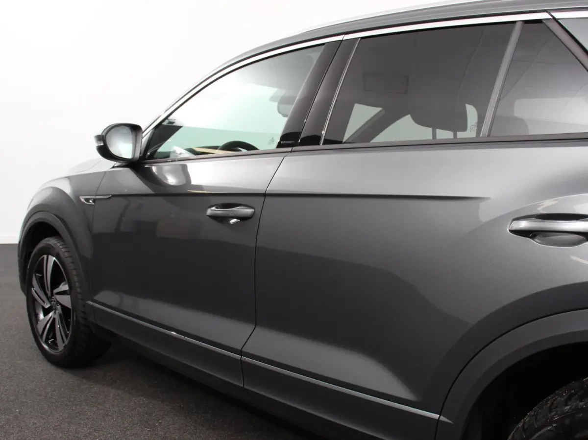 1.5 TSI 150pk Automaat R-Line Plus Navigatie Apple Carplay/Android Auto Camera Parkeersensoren Adaptive Cruise Control Stoelverwarming Virtual Cockpit Elektrische achterklep Getinte ramen Cl