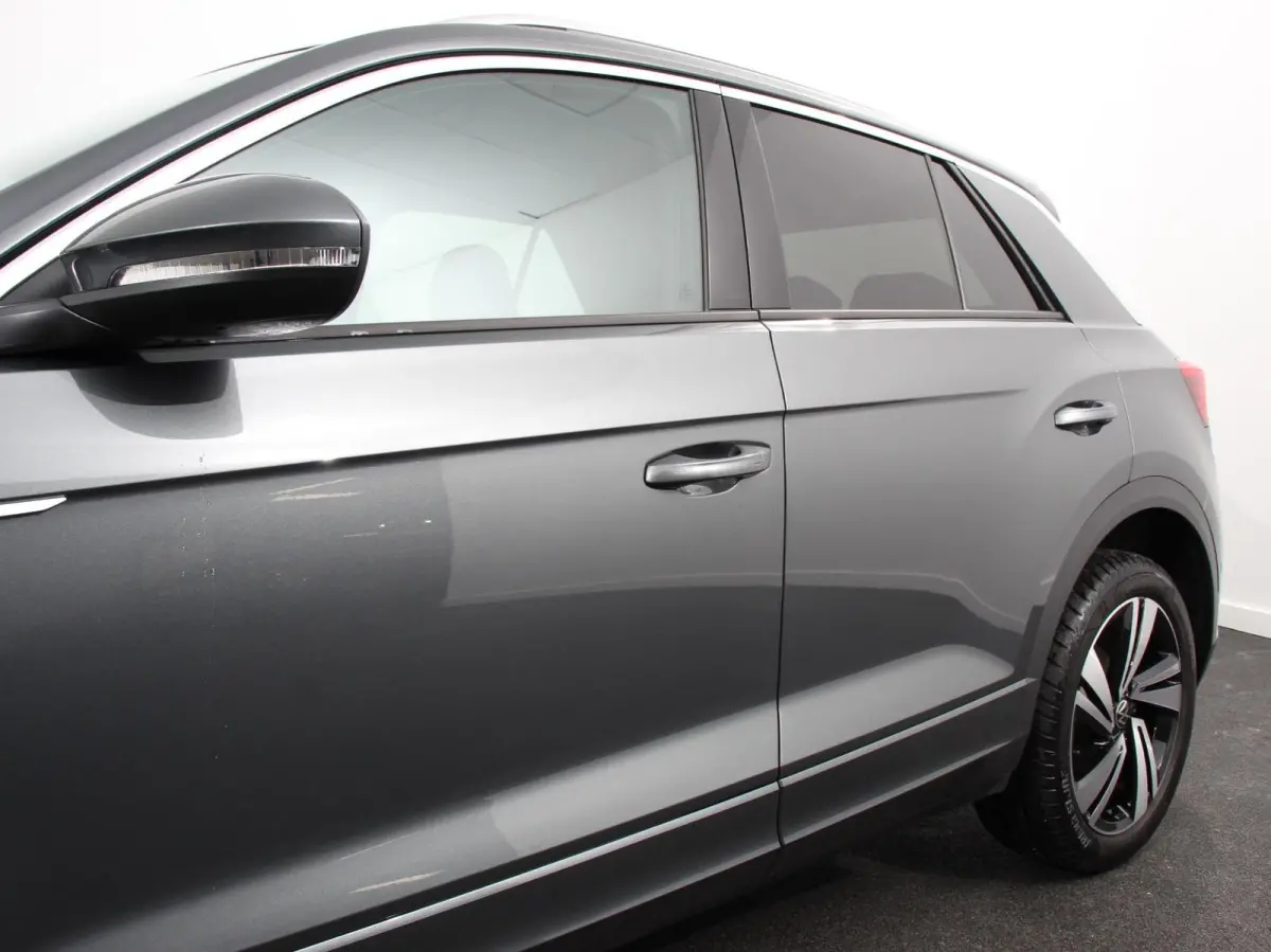 1.5 TSI 150pk Automaat R-Line Plus Navigatie Apple Carplay/Android Auto Camera Parkeersensoren Adaptive Cruise Control Stoelverwarming Virtual Cockpit Elektrische achterklep Getinte ramen Cl