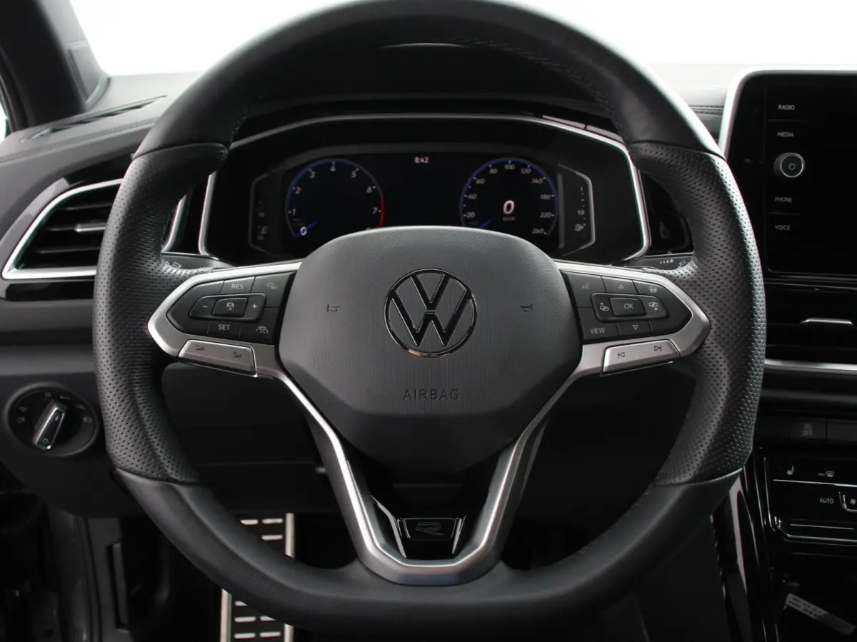 1.5 TSI 150pk Automaat R-Line Plus Navigatie Apple Carplay/Android Auto Camera Parkeersensoren Adaptive Cruise Control Stoelverwarming Virtual Cockpit Elektrische achterklep Getinte ramen Cl
