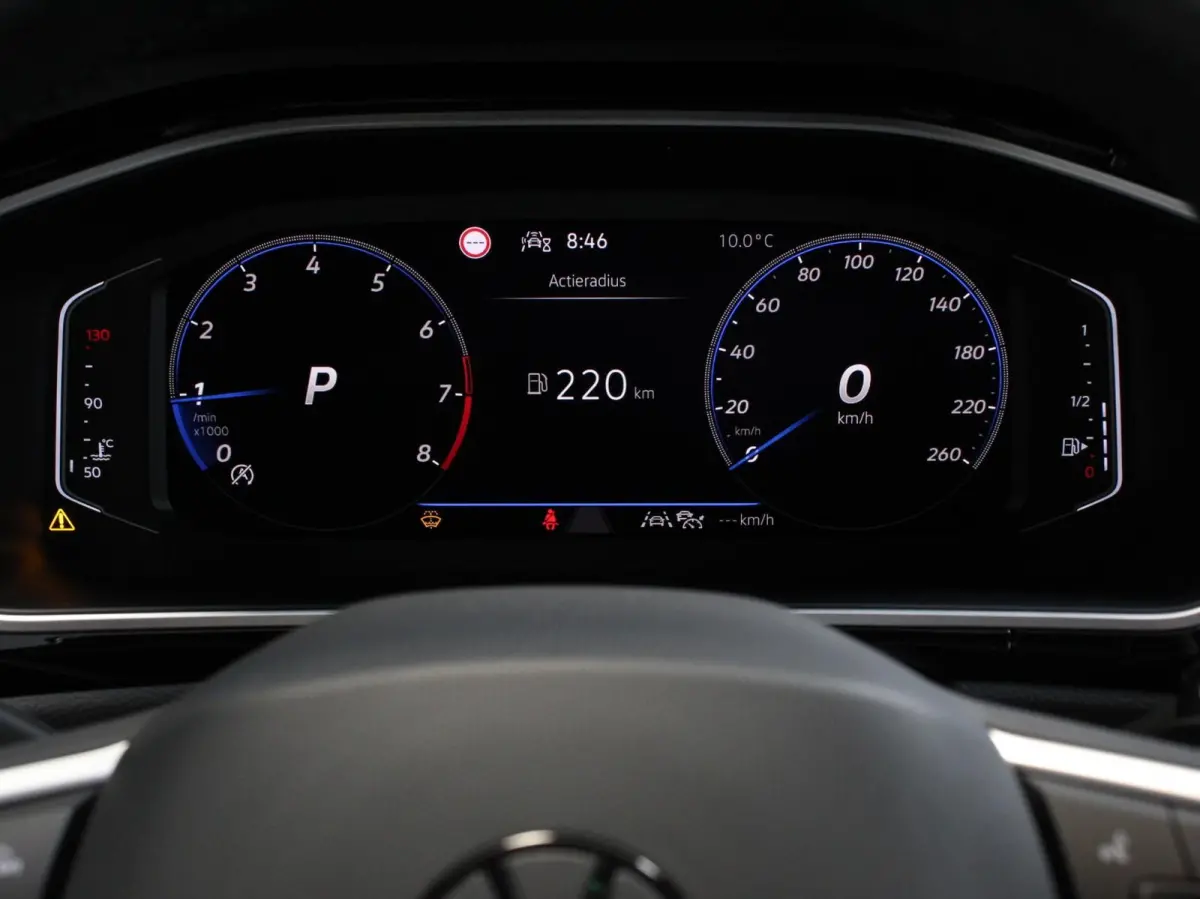 1.5 TSI 150pk Automaat R-Line Plus Navigatie Apple Carplay/Android Auto Camera Parkeersensoren Adaptive Cruise Control Stoelverwarming Virtual Cockpit Elektrische achterklep Getinte ramen Cl
