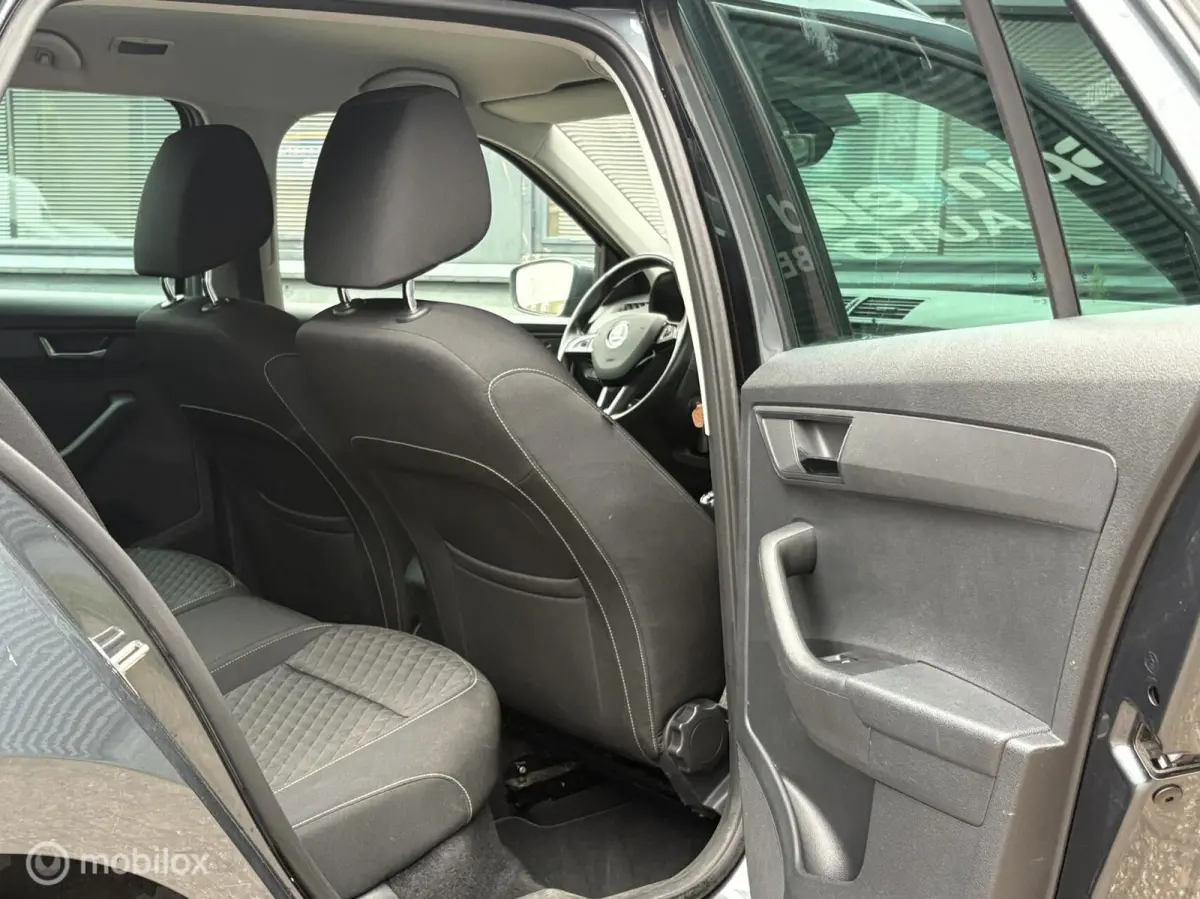 1.0 TSI Drive - Navi - Cruise - Pdc - Nap -