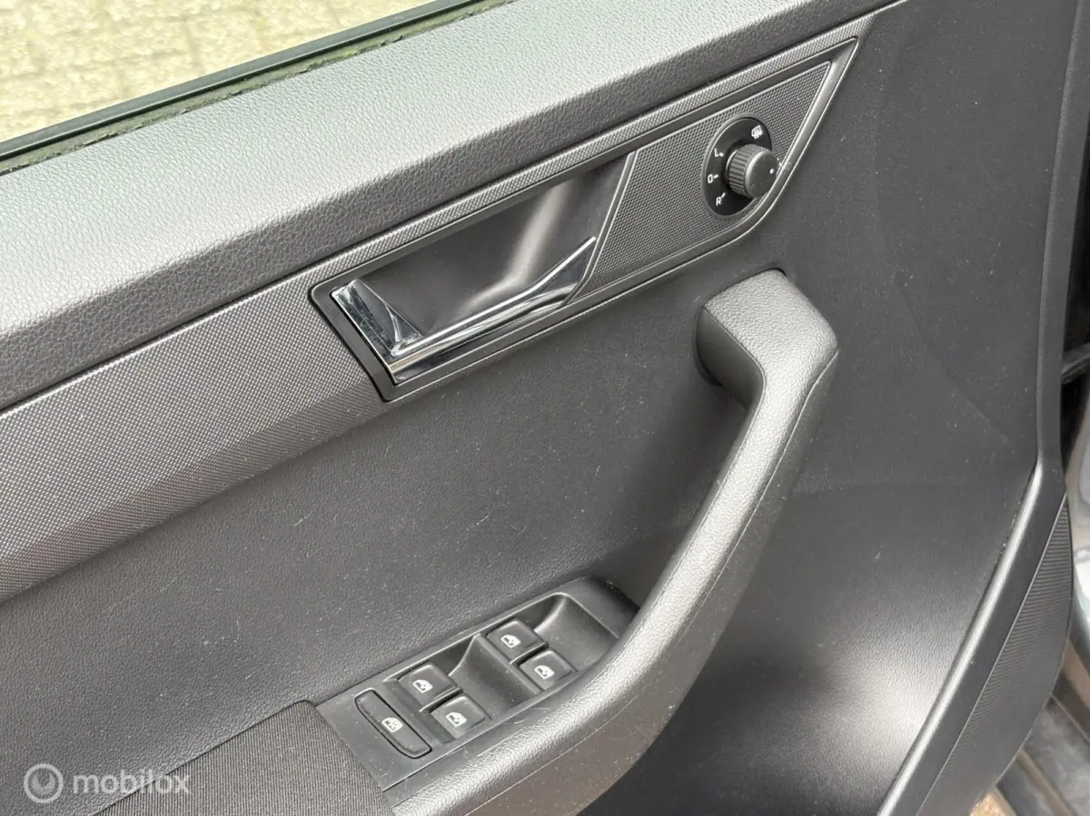 1.0 TSI Drive - Navi - Cruise - Pdc - Nap -