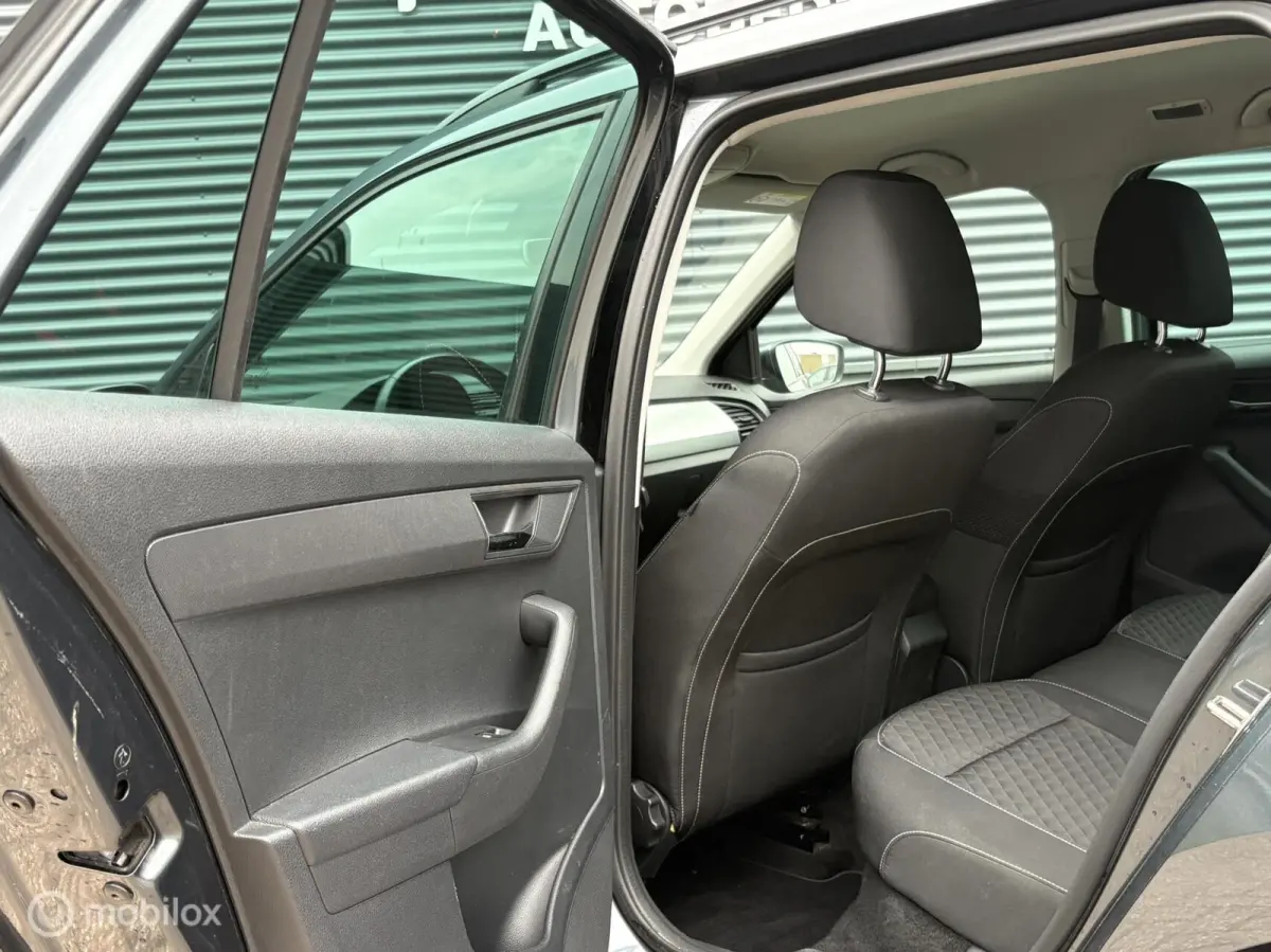 1.0 TSI Drive - Navi - Cruise - Pdc - Nap -