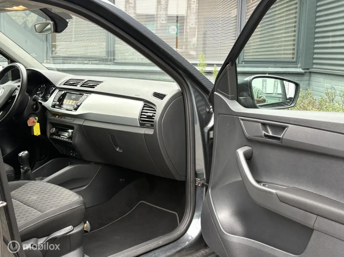 1.0 TSI Drive - Navi - Cruise - Pdc - Nap -