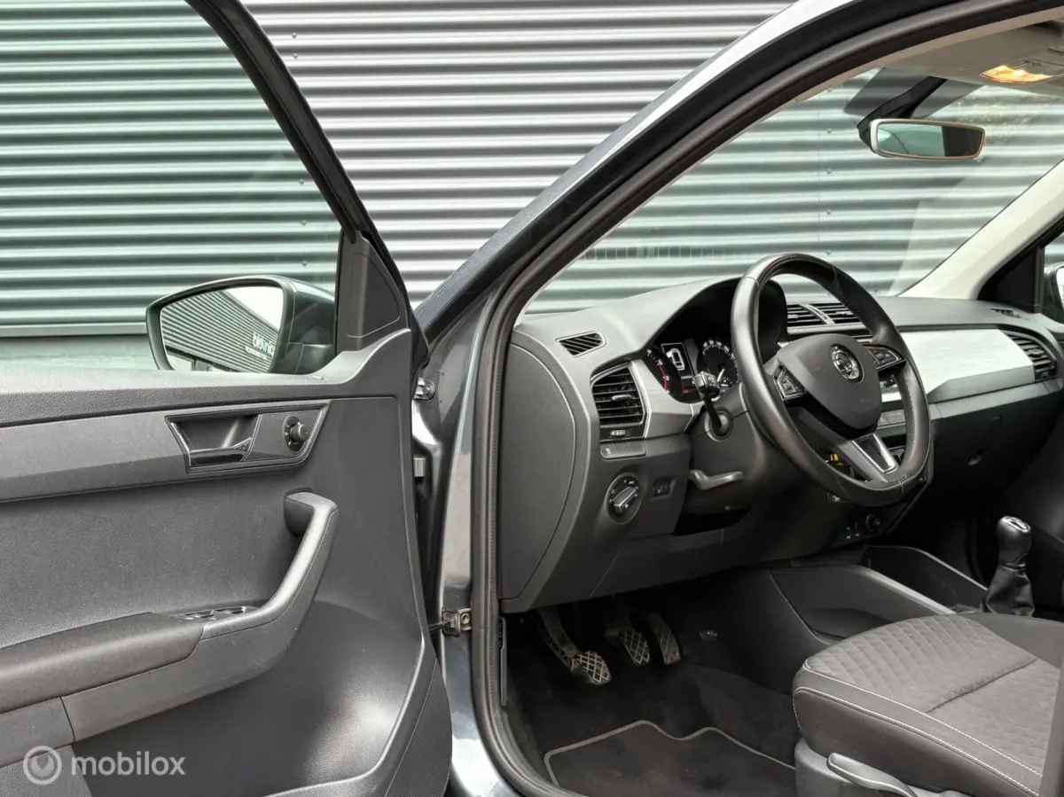1.0 TSI Drive - Navi - Cruise - Pdc - Nap -