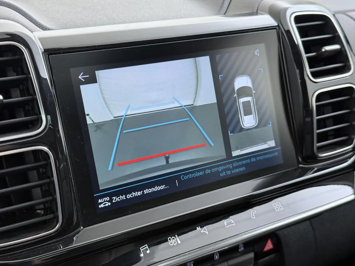 Business Plus 130pk | Navigatie | Trekhaak | Panoramisch schuifdak | Elektrische achterklep | Cruise control adaptief | Lichtmetalen wielen | Camera achter | Deels lederen bekleding | Apple 