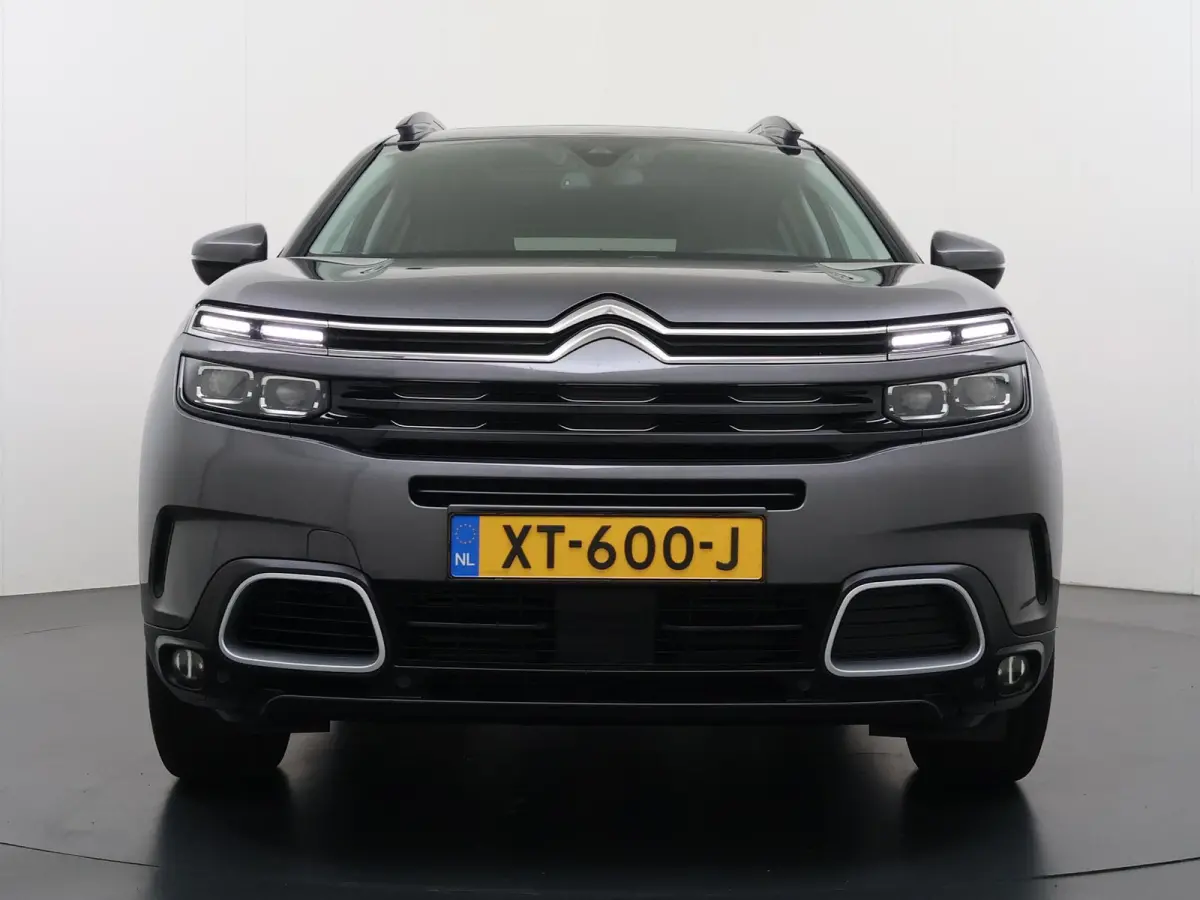 Business Plus 130pk | Navigatie | Trekhaak | Panoramisch schuifdak | Elektrische achterklep | Cruise control adaptief | Lichtmetalen wielen | Camera achter | Deels lederen bekleding | Apple 