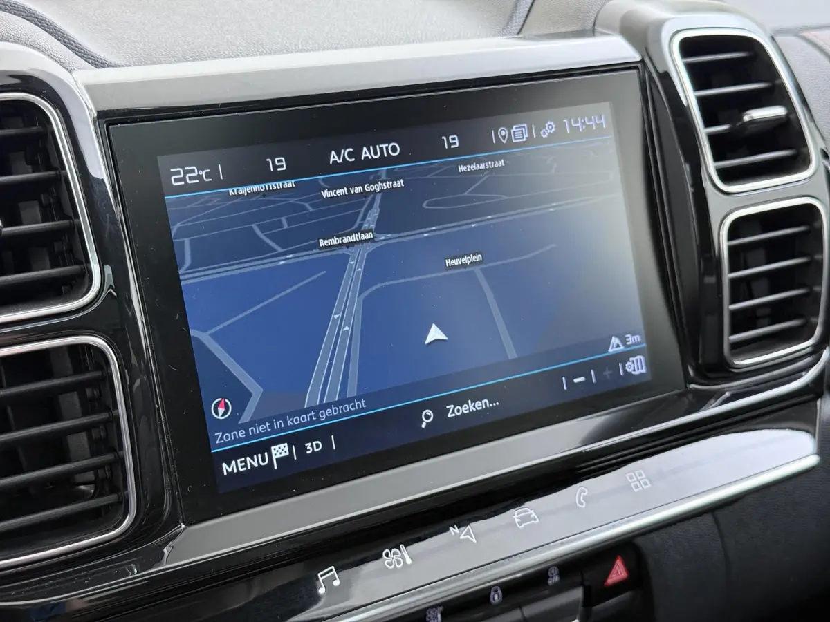 Business Plus 130pk | Navigatie | Trekhaak | Panoramisch schuifdak | Elektrische achterklep | Cruise control adaptief | Lichtmetalen wielen | Camera achter | Deels lederen bekleding | Apple 