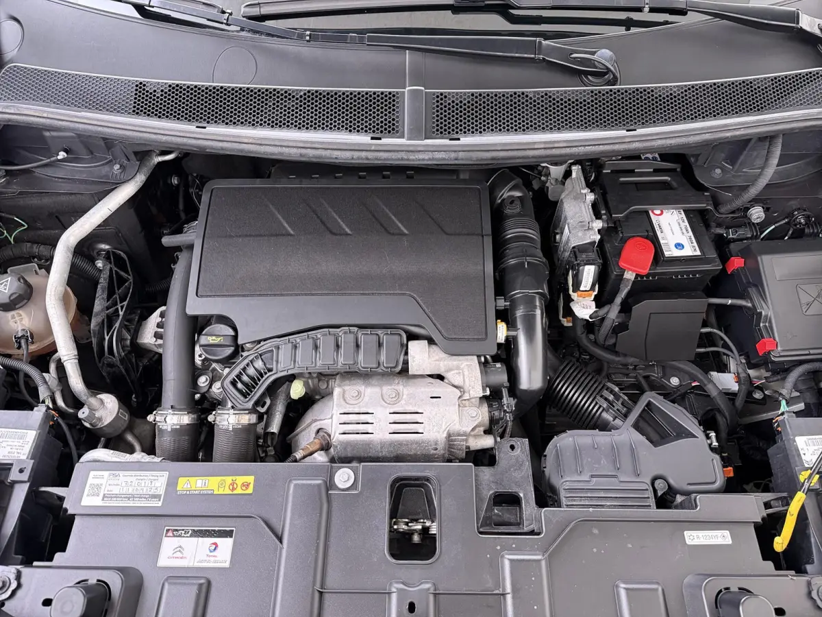 Business Plus 130pk | Navigatie | Trekhaak | Panoramisch schuifdak | Elektrische achterklep | Cruise control adaptief | Lichtmetalen wielen | Camera achter | Deels lederen bekleding | Apple 