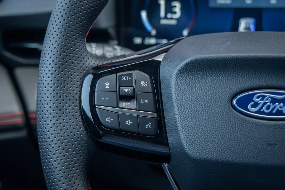1.0 EcoBoost ST-Line | Black-pack | Comfort Pack | Matrix LED | Elek. Achterklep | Matrix LED | Stoel- Stuurverwarming | Apple carplay | 360° Camera | Keyless Entry & Start |