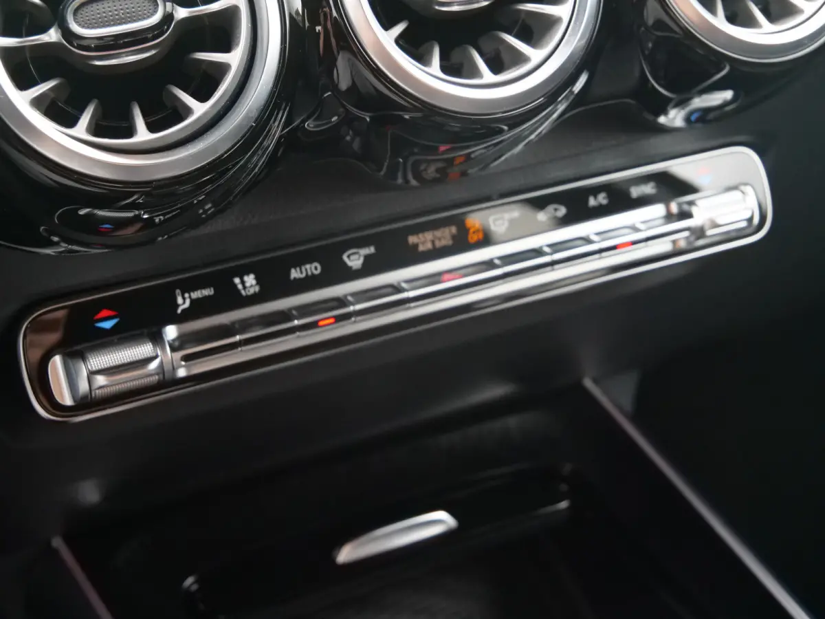 200 AMG Line 164 Pk Automaat Navi / DAB / Apple Carplay / Camera