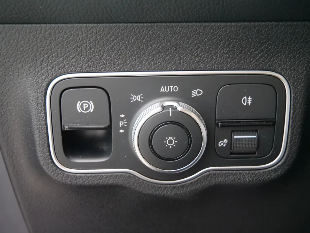 200 AMG Line 164 Pk Automaat Navi / DAB / Apple Carplay / Camera