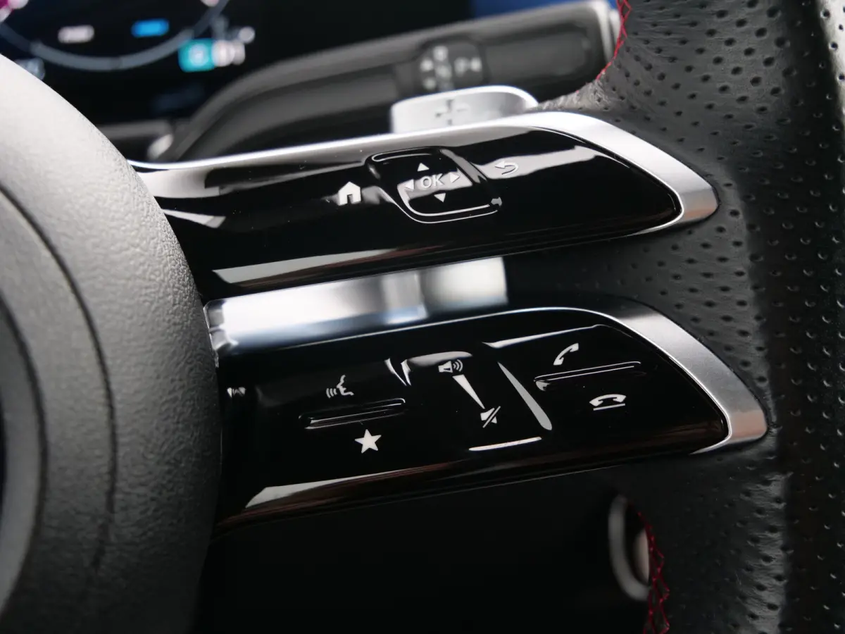 200 AMG Line 164 Pk Automaat Navi / DAB / Apple Carplay / Camera