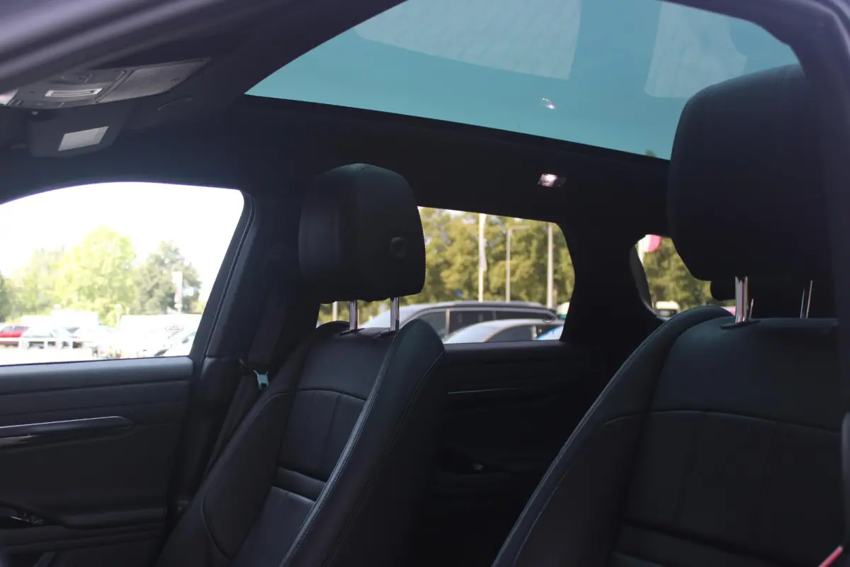 1.5 P300e AWD 309PK R-DYNAMIC SE | PANORAMADAK | ELEKTRISCH VERSTELBARE VOORSTOELEN  LEDEREN BEKLEDING | 20" LICHTMETALEN VELGEN | KEYLESS ENTRY / START | EXTRA GETINTE ACHTERRUITEN | FULL L