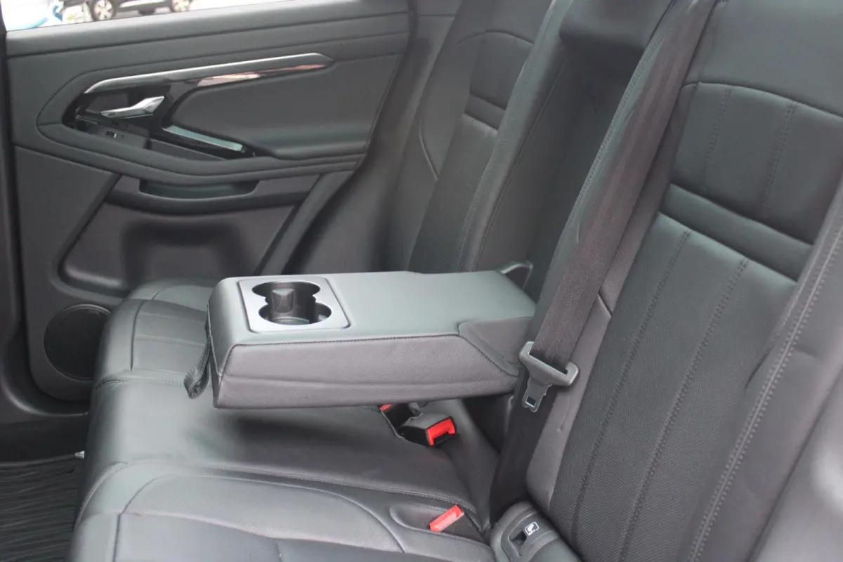 1.5 P300e AWD 309PK R-DYNAMIC SE | PANORAMADAK | ELEKTRISCH VERSTELBARE VOORSTOELEN  LEDEREN BEKLEDING | 20" LICHTMETALEN VELGEN | KEYLESS ENTRY / START | EXTRA GETINTE ACHTERRUITEN | FULL L