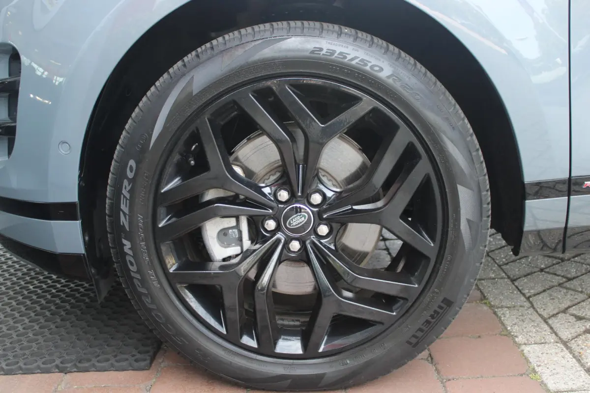 1.5 P300e AWD 309PK R-DYNAMIC SE | PANORAMADAK | ELEKTRISCH VERSTELBARE VOORSTOELEN  LEDEREN BEKLEDING | 20" LICHTMETALEN VELGEN | KEYLESS ENTRY / START | EXTRA GETINTE ACHTERRUITEN | FULL L
