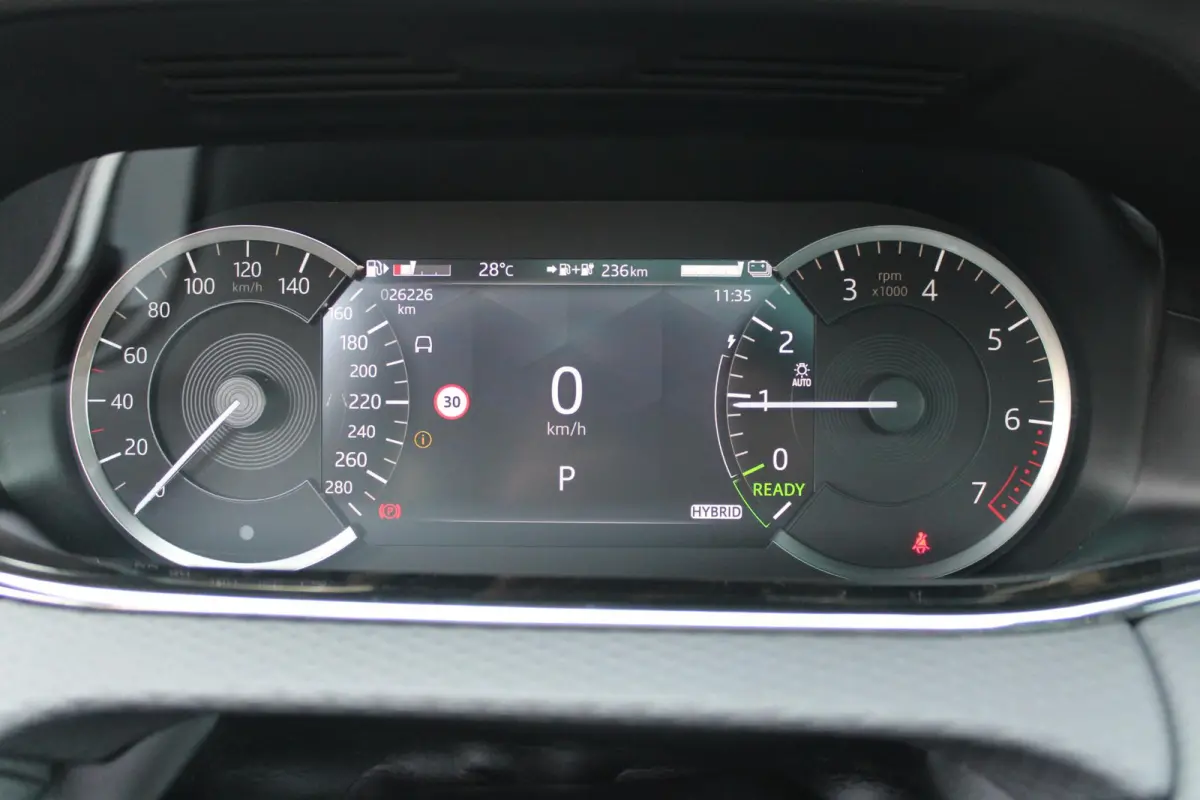1.5 P300e AWD 309PK R-DYNAMIC SE | PANORAMADAK | ELEKTRISCH VERSTELBARE VOORSTOELEN  LEDEREN BEKLEDING | 20" LICHTMETALEN VELGEN | KEYLESS ENTRY / START | EXTRA GETINTE ACHTERRUITEN | FULL L
