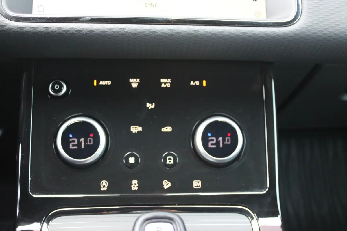 1.5 P300e AWD 309PK R-DYNAMIC SE | PANORAMADAK | ELEKTRISCH VERSTELBARE VOORSTOELEN  LEDEREN BEKLEDING | 20" LICHTMETALEN VELGEN | KEYLESS ENTRY / START | EXTRA GETINTE ACHTERRUITEN | FULL L