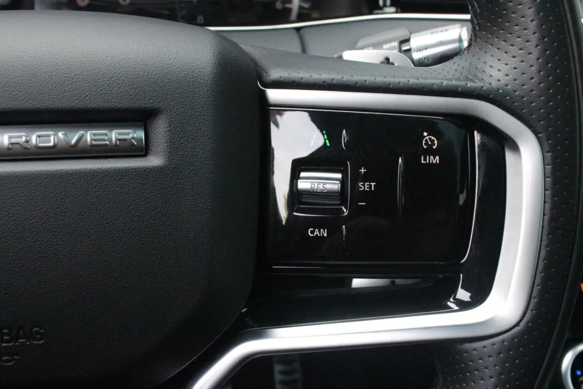1.5 P300e AWD 309PK R-DYNAMIC SE | PANORAMADAK | ELEKTRISCH VERSTELBARE VOORSTOELEN  LEDEREN BEKLEDING | 20" LICHTMETALEN VELGEN | KEYLESS ENTRY / START | EXTRA GETINTE ACHTERRUITEN | FULL L