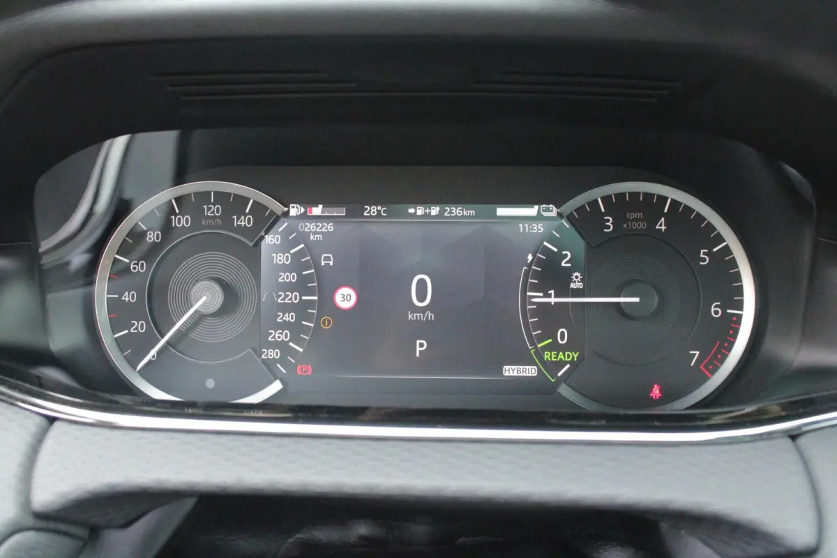 1.5 P300e AWD 309PK R-DYNAMIC SE | PANORAMADAK | ELEKTRISCH VERSTELBARE VOORSTOELEN  LEDEREN BEKLEDING | 20" LICHTMETALEN VELGEN | KEYLESS ENTRY / START | EXTRA GETINTE ACHTERRUITEN | FULL L