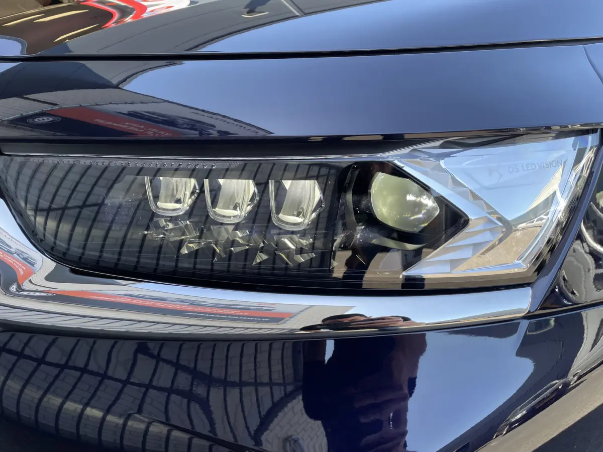 225pk E-Tense Rivoli (Elektrisch Schuifdak - Leder incl geheugen - Elektrische klep - Camera - Keyless Entry - LED - Automatische Airco - Navigatie - Apple Carplay)