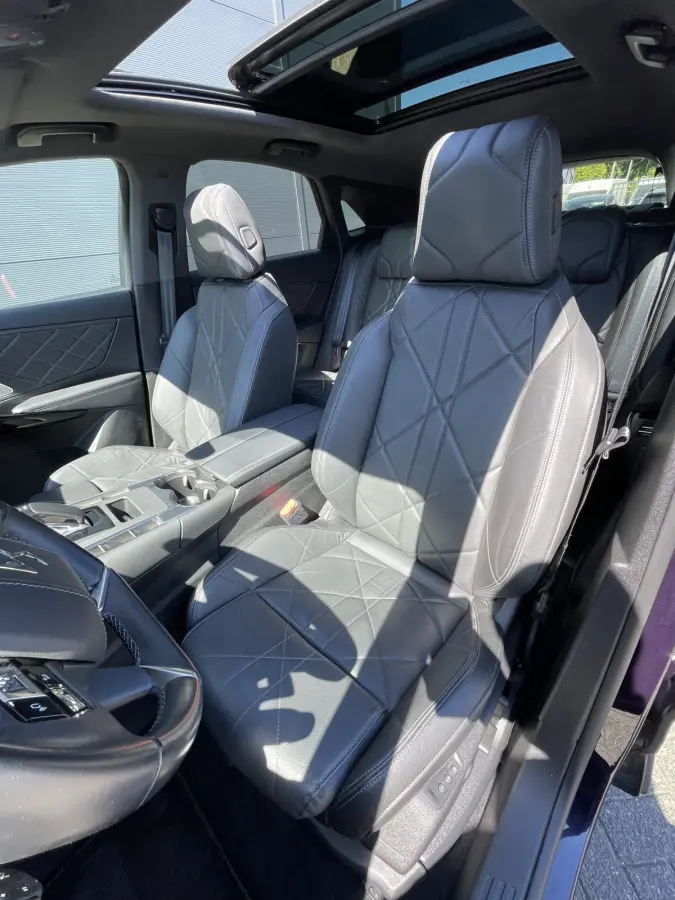 225pk E-Tense Rivoli (Elektrisch Schuifdak - Leder incl geheugen - Elektrische klep - Camera - Keyless Entry - LED - Automatische Airco - Navigatie - Apple Carplay)