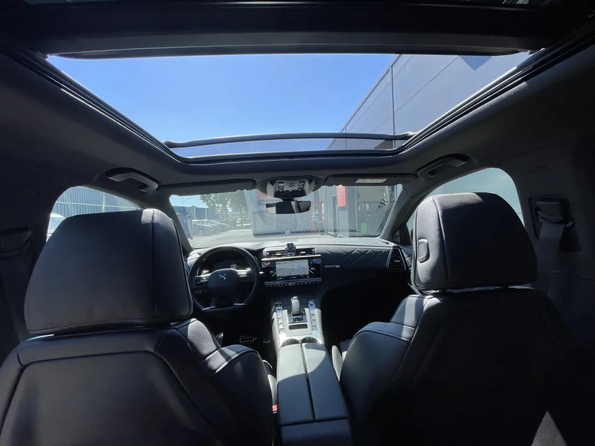 225pk E-Tense Rivoli (Elektrisch Schuifdak - Leder incl geheugen - Elektrische klep - Camera - Keyless Entry - LED - Automatische Airco - Navigatie - Apple Carplay)
