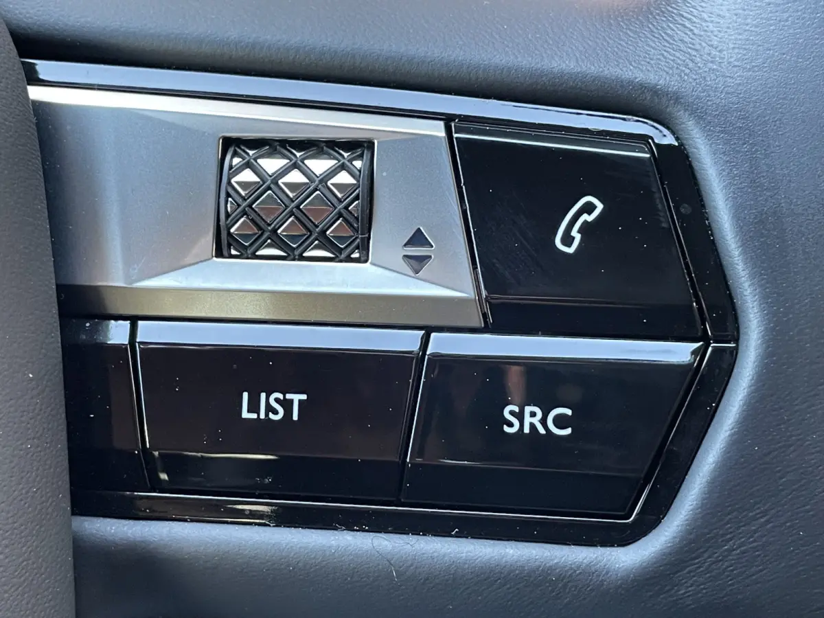 225pk E-Tense Rivoli (Elektrisch Schuifdak - Leder incl geheugen - Elektrische klep - Camera - Keyless Entry - LED - Automatische Airco - Navigatie - Apple Carplay)