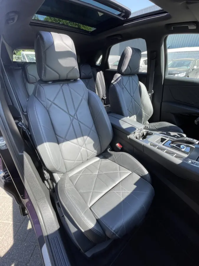 225pk E-Tense Rivoli (Elektrisch Schuifdak - Leder incl geheugen - Elektrische klep - Camera - Keyless Entry - LED - Automatische Airco - Navigatie - Apple Carplay)