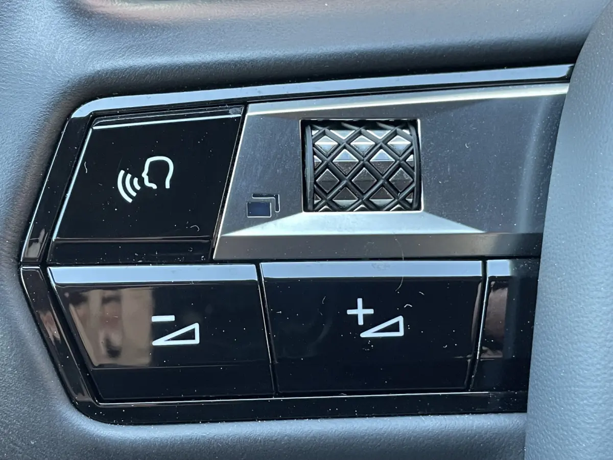 225pk E-Tense Rivoli (Elektrisch Schuifdak - Leder incl geheugen - Elektrische klep - Camera - Keyless Entry - LED - Automatische Airco - Navigatie - Apple Carplay)