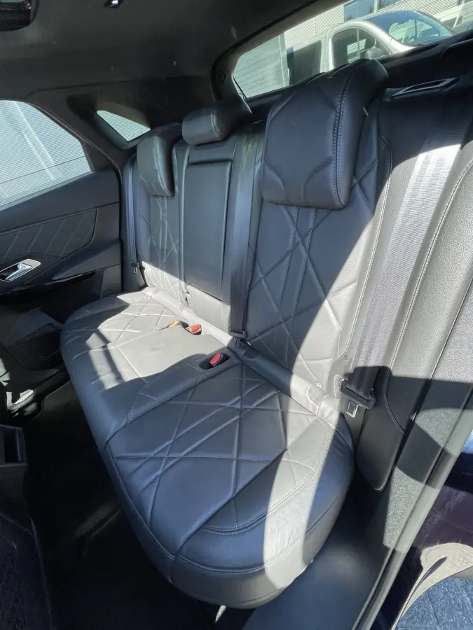 225pk E-Tense Rivoli (Elektrisch Schuifdak - Leder incl geheugen - Elektrische klep - Camera - Keyless Entry - LED - Automatische Airco - Navigatie - Apple Carplay)