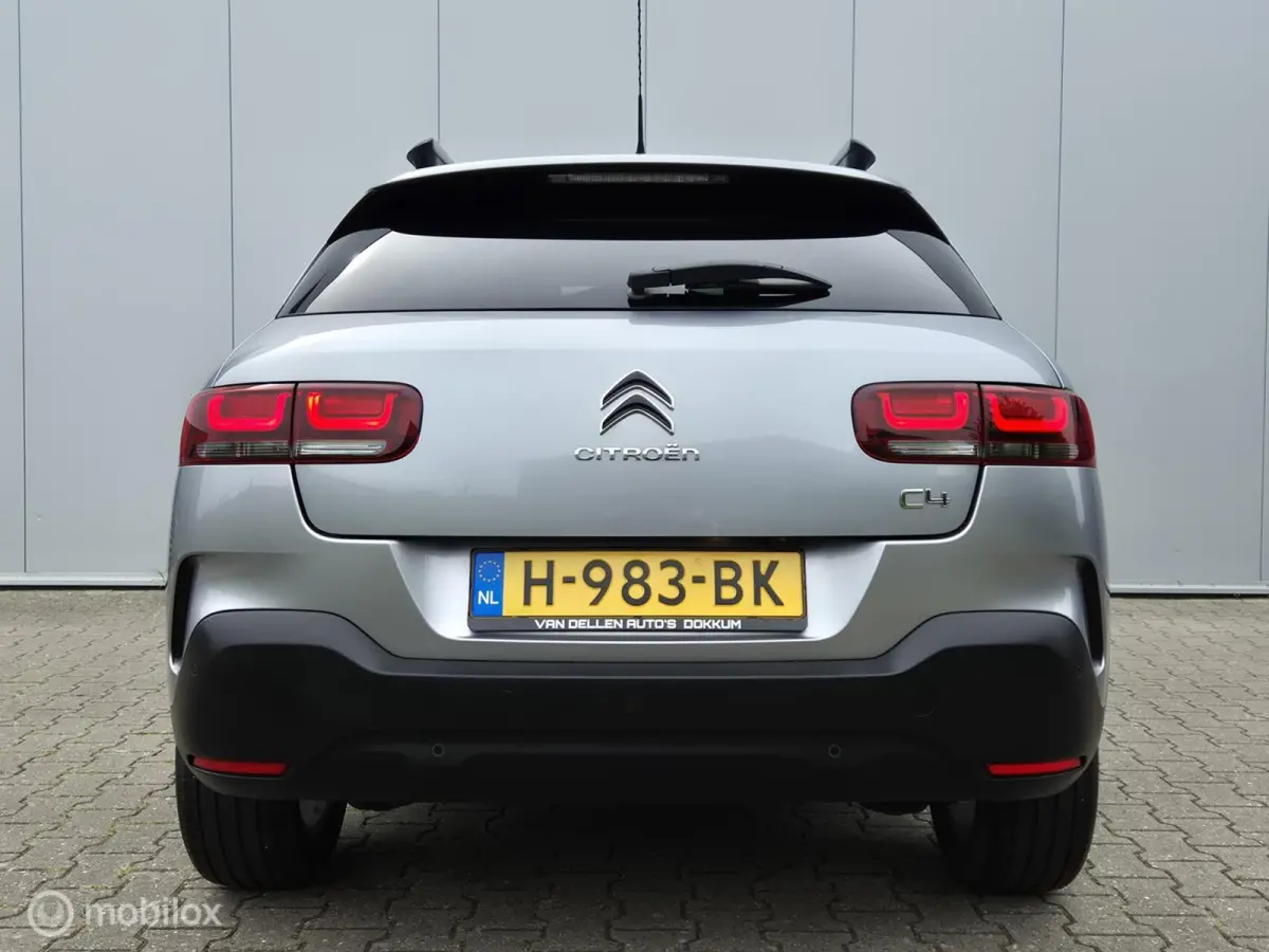 1.2 PURETECH SHINE/STOELVERWARMING/CAMERA/KEYLESS/LED/CARPLAY/DAB