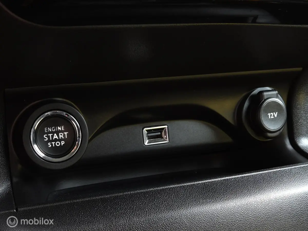 1.2 PURETECH SHINE/STOELVERWARMING/CAMERA/KEYLESS/LED/CARPLAY/DAB