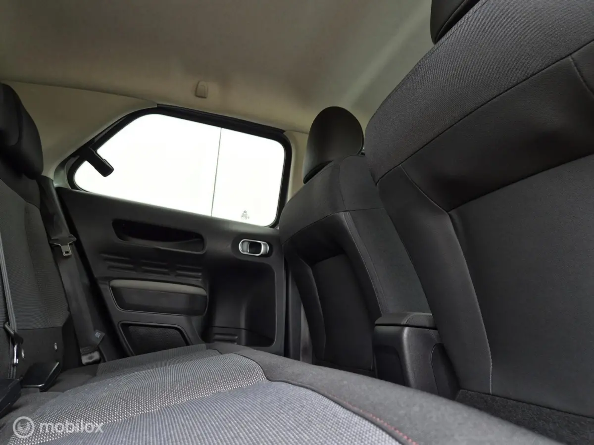 1.2 PURETECH SHINE/STOELVERWARMING/CAMERA/KEYLESS/LED/CARPLAY/DAB