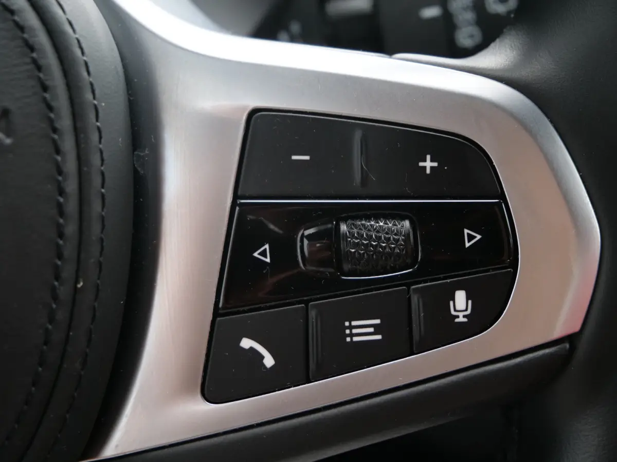 118i Business Edition 136 Pk Automaat Navi / DAB / Apple Carplay / Leer / M-pakket