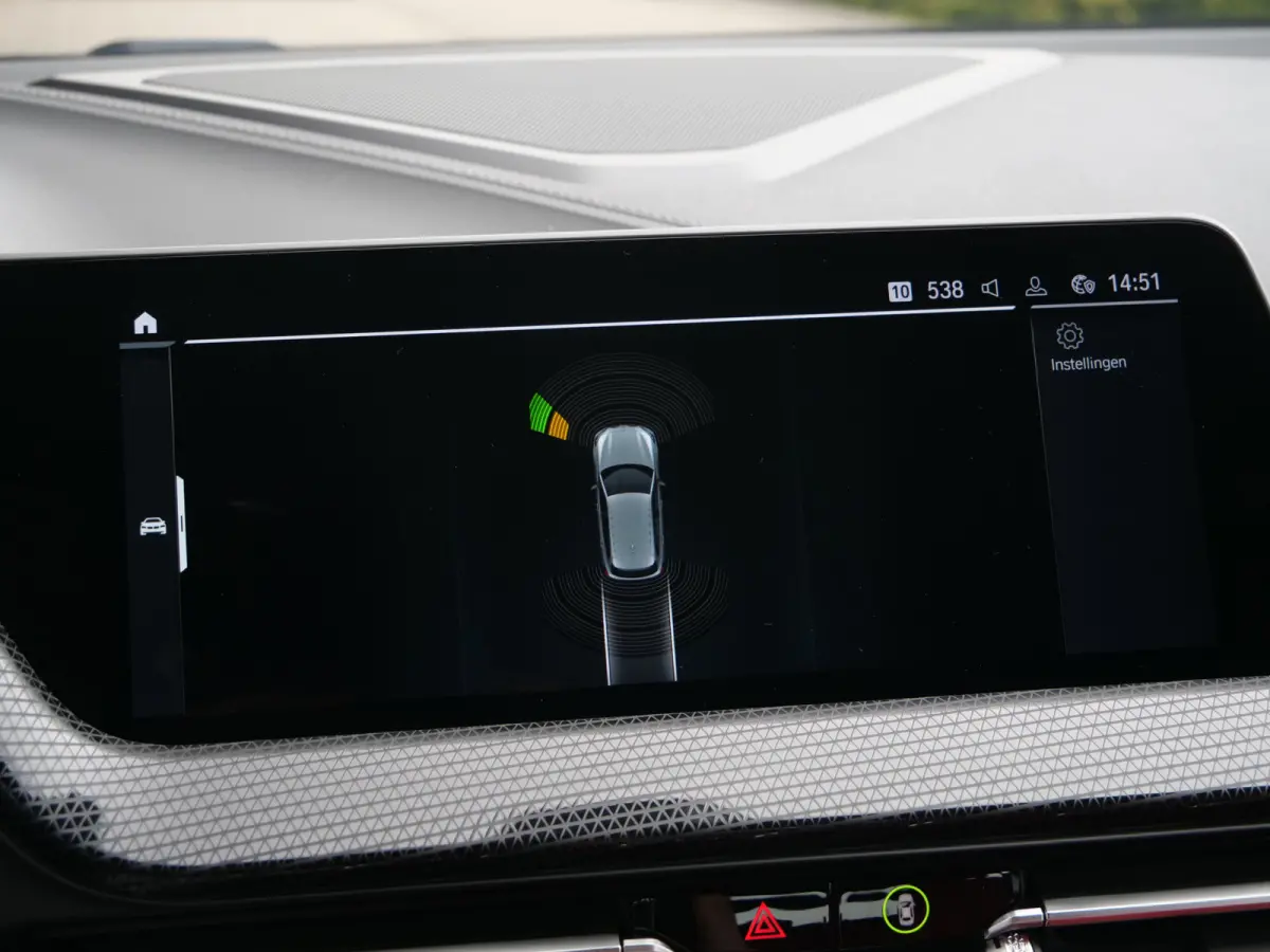 118i Business Edition 136 Pk Automaat Navi / DAB / Apple Carplay / Leer / M-pakket