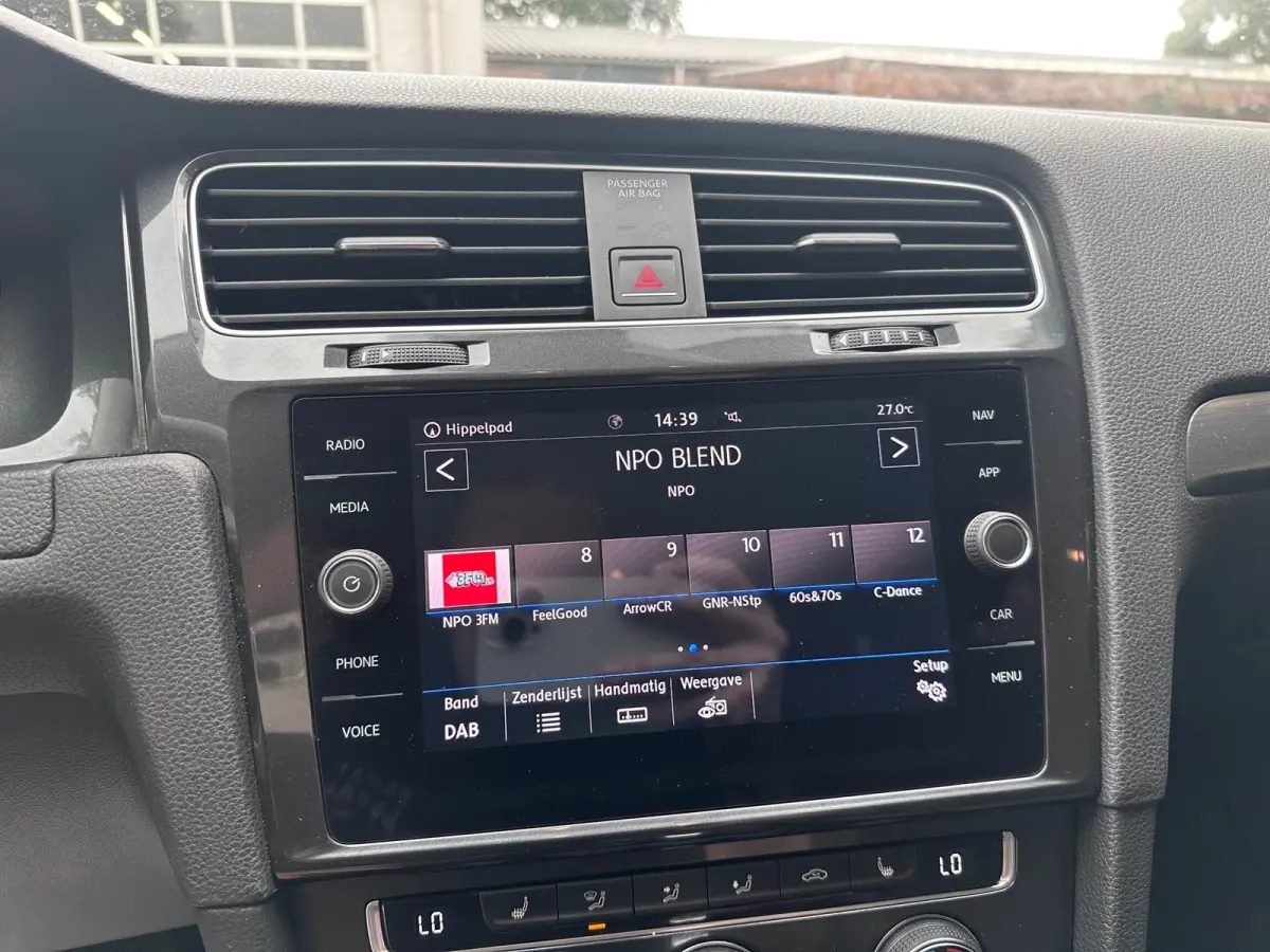 1.6 TDI Comfortline Business MASSAGE / CARPLAY / NAVI / ACC
