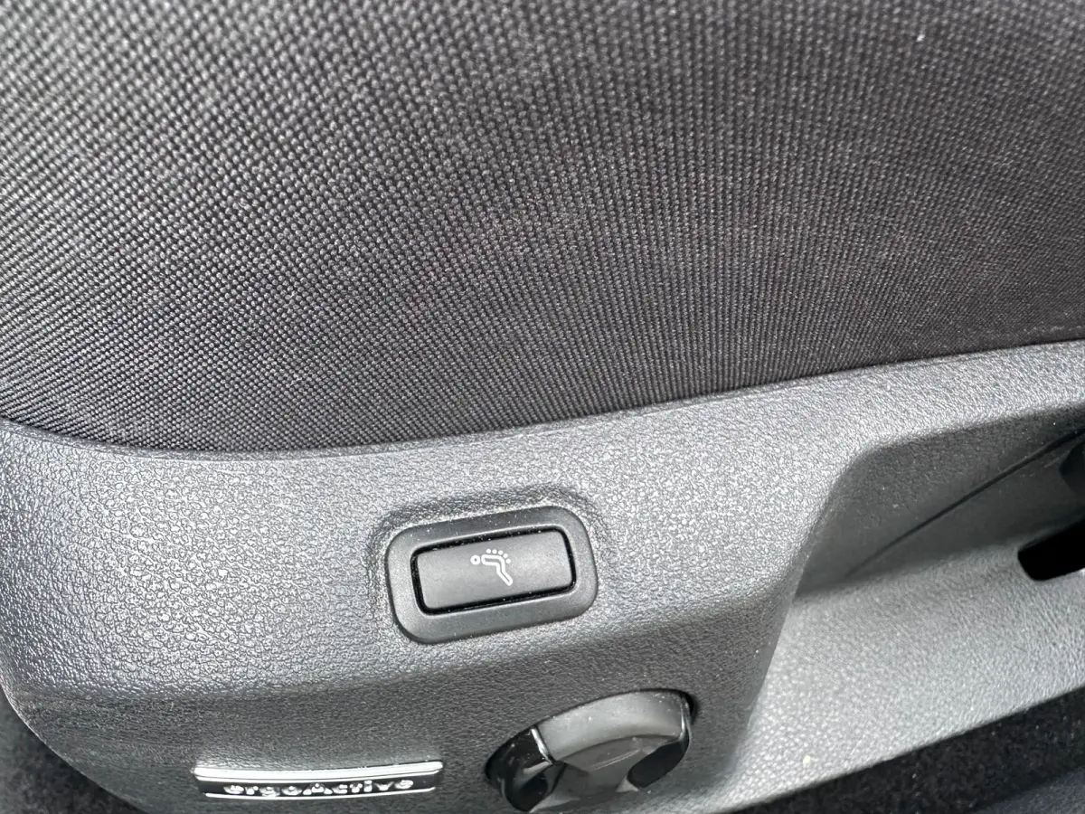 1.6 TDI Comfortline Business MASSAGE / CARPLAY / NAVI / ACC