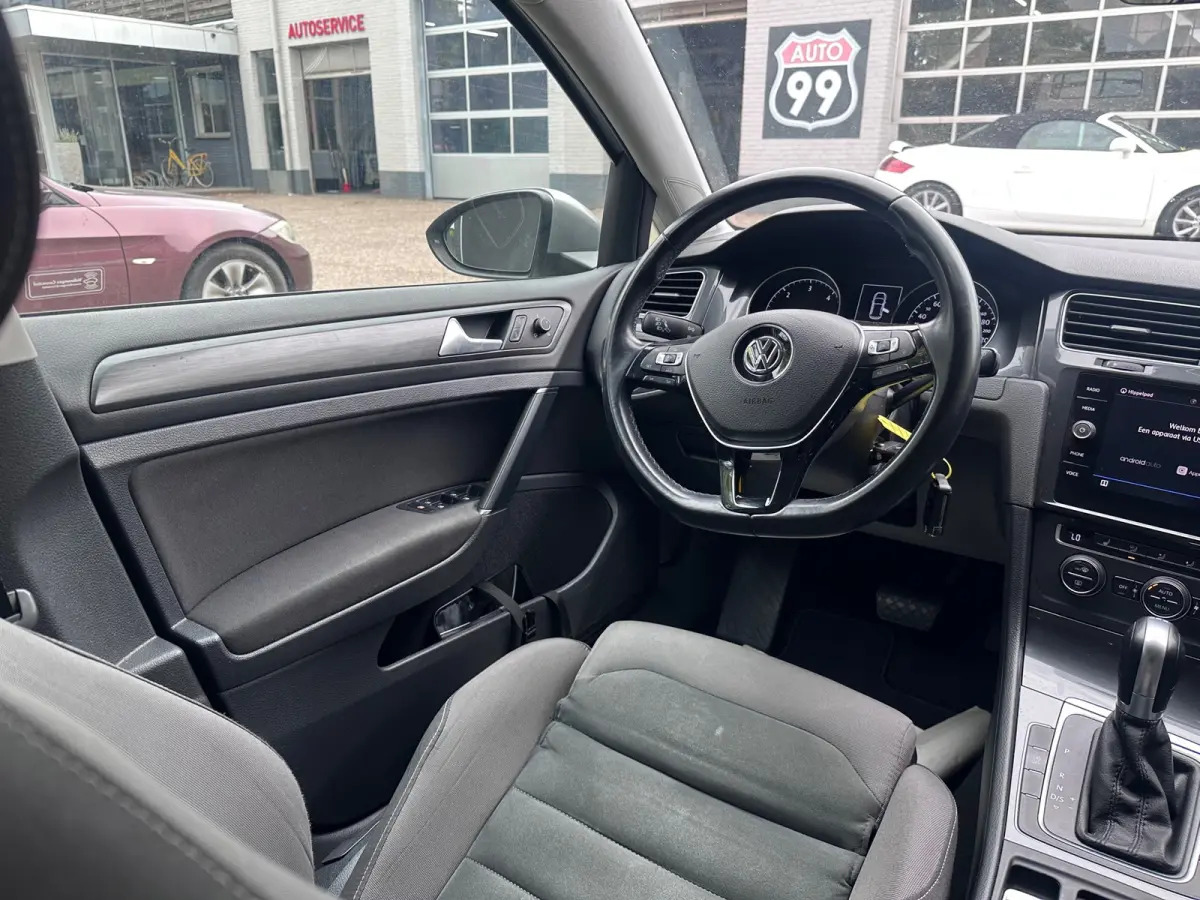 1.6 TDI Comfortline Business MASSAGE / CARPLAY / NAVI / ACC