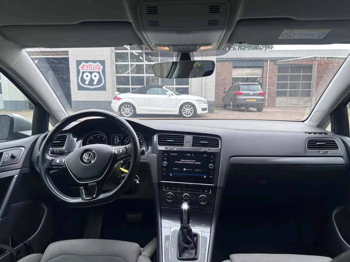 1.6 TDI Comfortline Business MASSAGE / CARPLAY / NAVI / ACC
