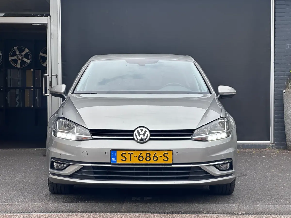 1.6 TDI Comfortline Business MASSAGE / CARPLAY / NAVI / ACC
