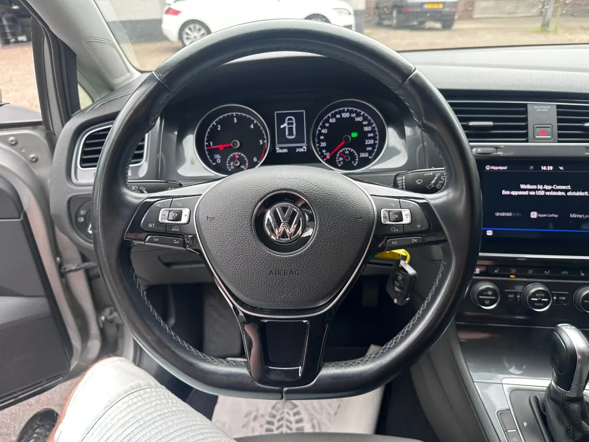 1.6 TDI Comfortline Business MASSAGE / CARPLAY / NAVI / ACC