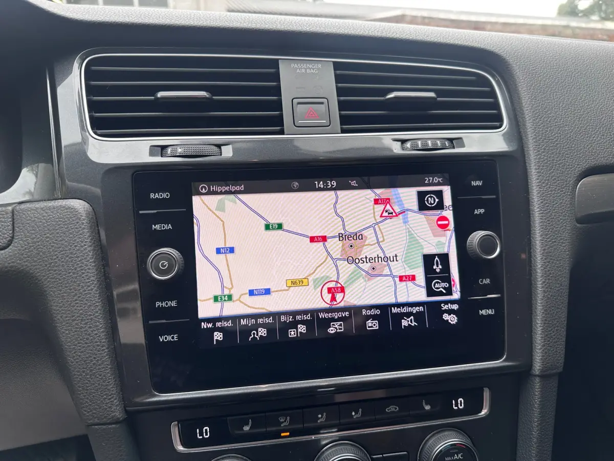 1.6 TDI Comfortline Business MASSAGE / CARPLAY / NAVI / ACC