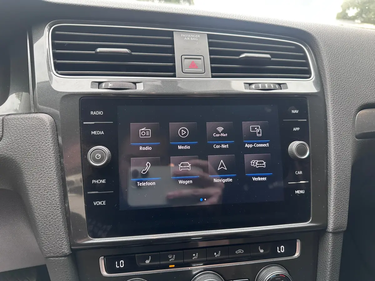 1.6 TDI Comfortline Business MASSAGE / CARPLAY / NAVI / ACC